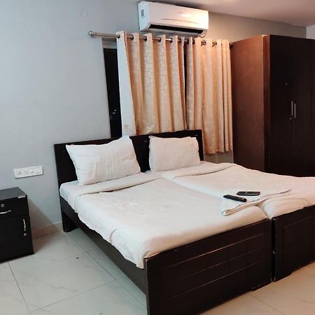 Collection O Jubilee Banjara Suites Hyderabad Ngoại thất bức ảnh